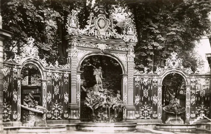 Framed Print : Nancy, France - Fontaine de Neptune Framed Print : Nancy, France - Fontaine de Neptune