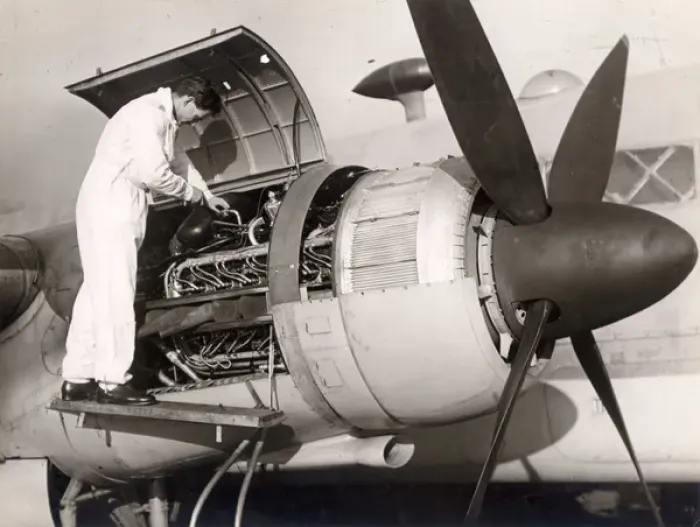 Framed Print : Napier Sabre installation on Vickers Warwick CIII, HG24 Framed Print : Napier Sabre installation on Vickers Warwick CIII, HG24