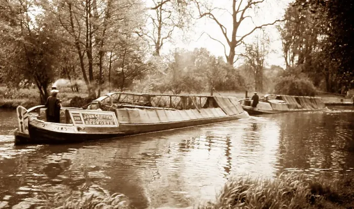 Framed Print : Narrow boat on Coventry Canal, early 1900s Framed Print : Narrow boat on Coventry Canal, early 1900s
