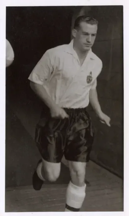 Framed Print : Nat Lofthouse, Bolton Wanderers football player Framed Print : Nat Lofthouse, Bolton Wanderers football player