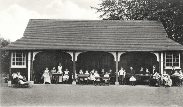 Framed Print : National Childrens Home, Chipping Norton - Garden Shelter Framed Print : National Childrens Home, Chipping Norton - Garden Shelter