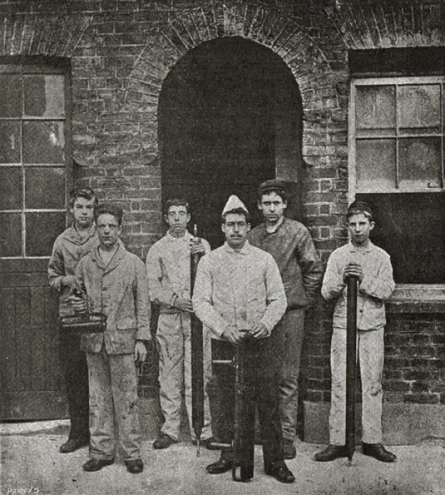 Framed Print : National Childrens Home (NCH), Bethnal Green - Working Lads Framed Print : National Childrens Home (NCH), Bethnal Green - Working Lads