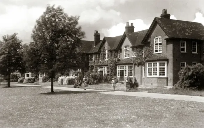 Framed Print : The National Childrens Home (NCH, Harpenden, Hertfordshire Framed Print : The National Childrens Home (NCH, Harpenden, Hertfordshire