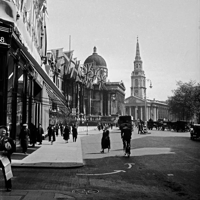 Framed Print : National Gallery and St Martin-in-the-Fields, London Framed Print : National Gallery and St Martin-in-the-Fields, London