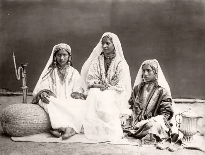 Framed Print : Nautch girls, dancers, Cashmere, Kashmir, India, c. 1870 s Framed Print : Nautch girls, dancers, Cashmere, Kashmir, India, c. 1870 s