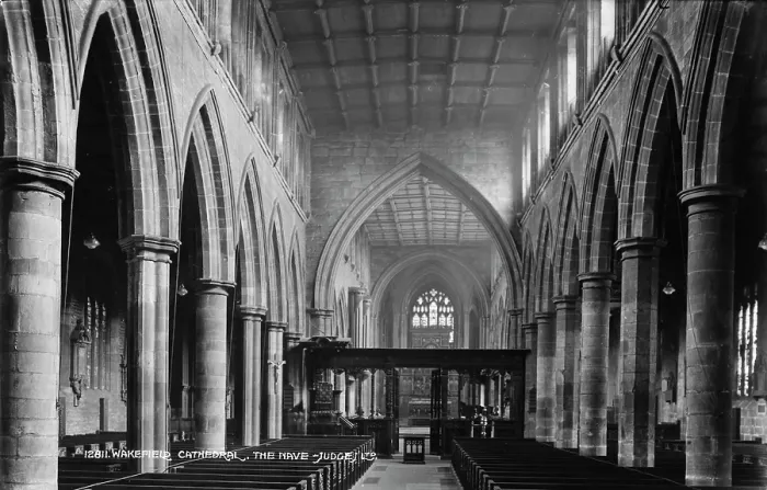 Framed Print : The Nave of Wakefield Cathedral Framed Print : The Nave of Wakefield Cathedral