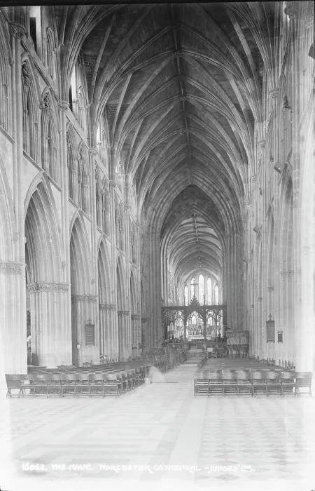 Framed Print : The Nave of Worcester Cathedral Framed Print : The Nave of Worcester Cathedral