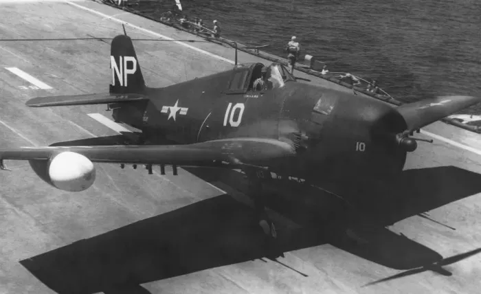 Framed Print : Us Navy Aircraft Landing on the Aircraft-Carrier Hms Glo? Framed Print : Us Navy Aircraft Landing on the Aircraft-Carrier Hms Glo?