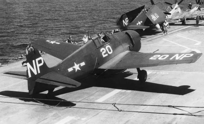Framed Print : Us Navy Aircraft Landing on the Aircraft-Carrier Hms Glo? Framed Print : Us Navy Aircraft Landing on the Aircraft-Carrier Hms Glo?