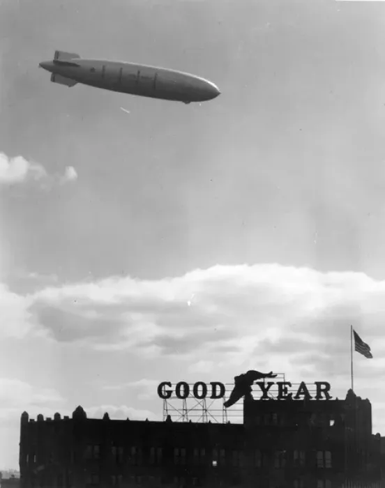 Framed Print : The US Navy airship ZRS-4 Akron in flight Framed Print : The US Navy airship ZRS-4 Akron in flight