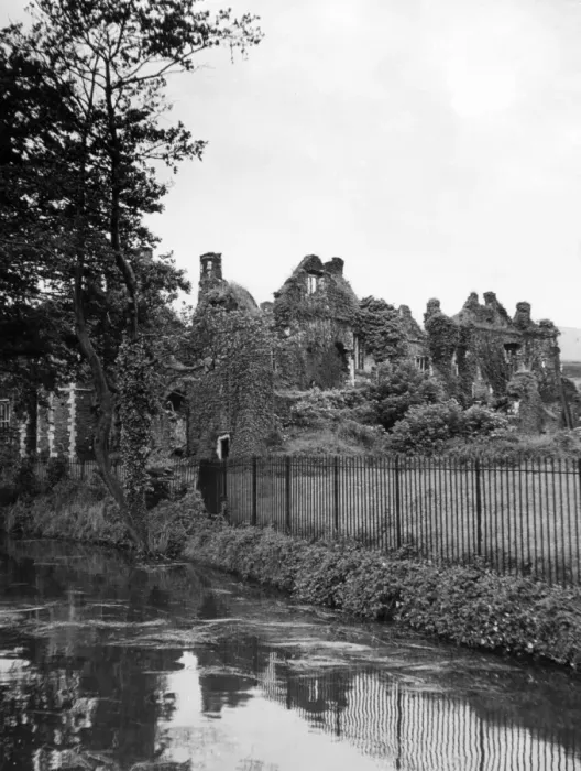 Framed Print : Neath Abbey Framed Print : Neath Abbey