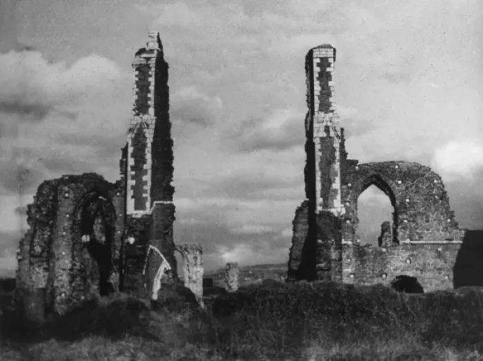 Framed Print : Neath Abbey Framed Print : Neath Abbey