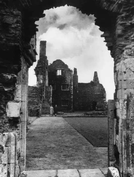 Framed Print : Neath Abbey Framed Print : Neath Abbey