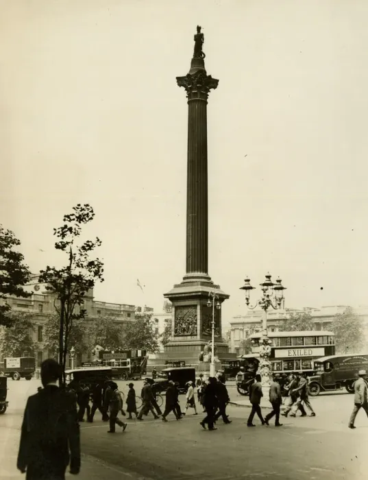 Framed Print : Nelsons Column, Trafalgar Square, London Framed Print : Nelsons Column, Trafalgar Square, London
