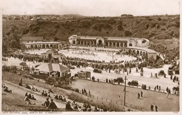 Framed Print : New Bathing pool, Scarborough, North Yorkshire Framed Print : New Bathing pool, Scarborough, North Yorkshire