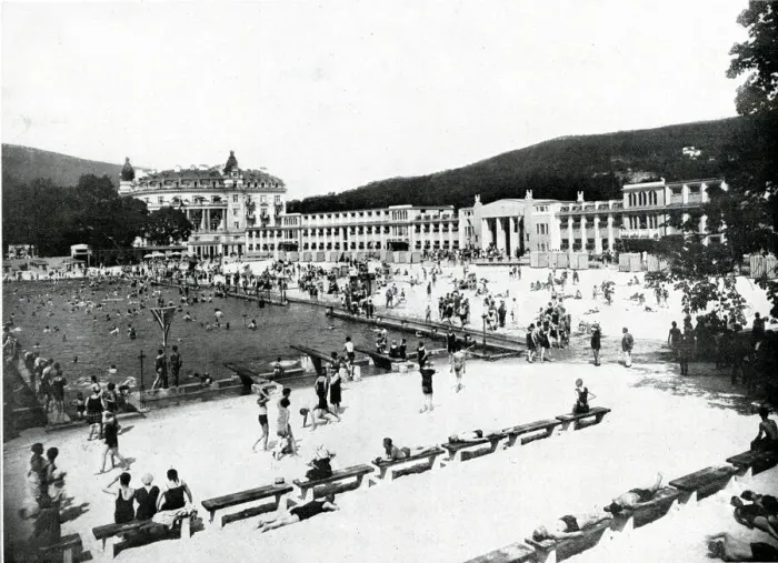 Framed Print : The new lido at Baden Framed Print : The new lido at Baden