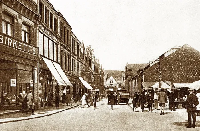 Framed Print : New Market Street, Ulverston, early 1900s Framed Print : New Market Street, Ulverston, early 1900s