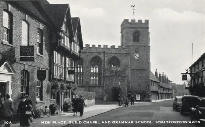 Framed Print : New Place, Guild Chapel and Grammar School, Stratford Framed Print : New Place, Guild Chapel and Grammar School, Stratford
