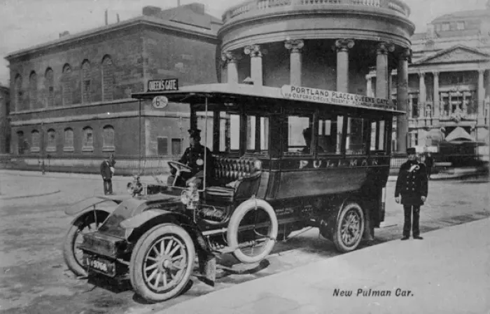 Framed Print : New Pullman Car, near Langham Place, London Framed Print : New Pullman Car, near Langham Place, London