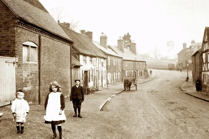 Framed Print : New Street, Kenilworth early 1900's Framed Print : New Street, Kenilworth early 1900's