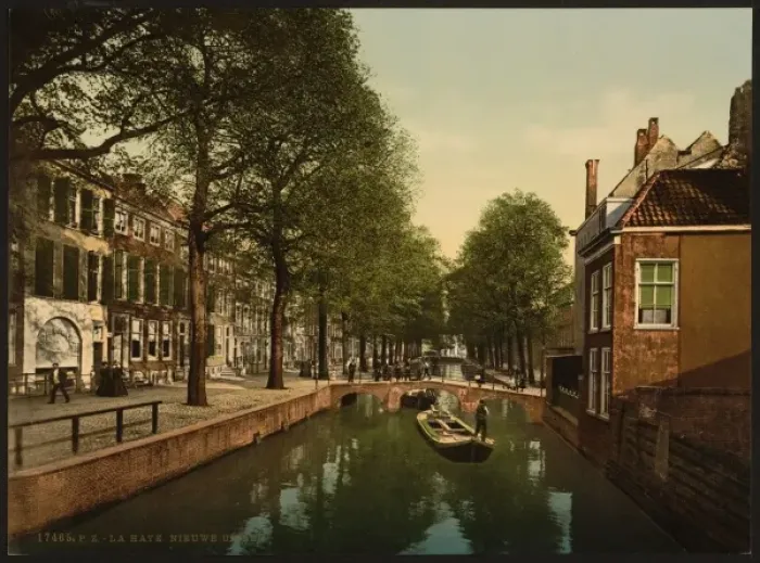 Framed Print : The New Uitleg (canal), Hague, Holland Framed Print : The New Uitleg (canal), Hague, Holland