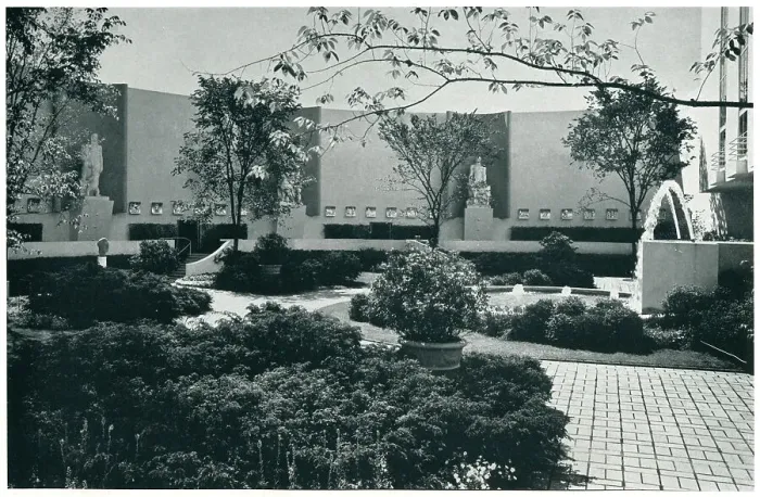 Framed Print : New York World's Fair, Garden Court Framed Print : New York World's Fair, Garden Court