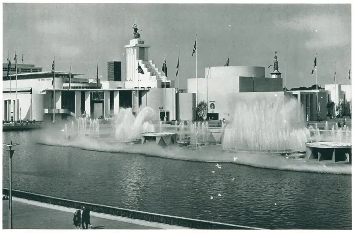 Framed Print : New York World's Fair, Lagoon Of Nations