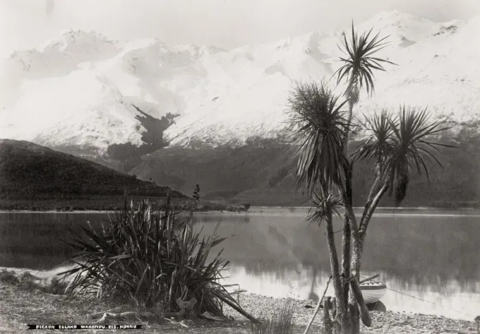 Framed Print : New Zealand - Pigeon Island, Wakatipu Framed Print : New Zealand - Pigeon Island, Wakatipu