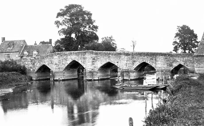 Framed Print : Newbridge near Duxford River Thames Victorian period Framed Print : Newbridge near Duxford River Thames Victorian period