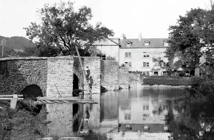 Framed Print : Newby Bridge early 1900s Framed Print : Newby Bridge early 1900s