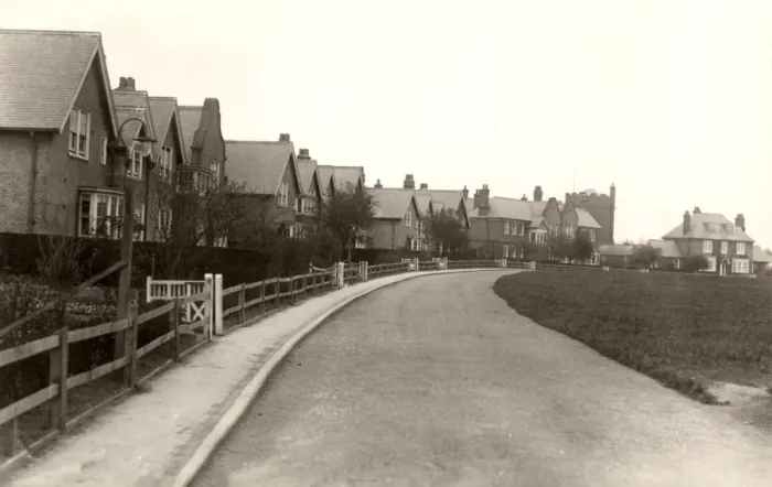 Framed Print : Newcastle-upon-Tyne Cottage Homes, Ponteland Framed Print : Newcastle-upon-Tyne Cottage Homes, Ponteland