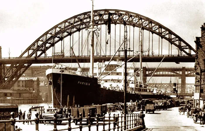 Framed Print : Newcastle-Upon-Tyne Quay and Bridges probably 1920s Framed Print : Newcastle-Upon-Tyne Quay and Bridges probably 1920s