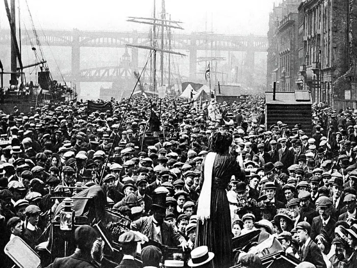 Framed Print : Newcastle-Upon-Tyne Quayside early 1900s Framed Print : Newcastle-Upon-Tyne Quayside early 1900s