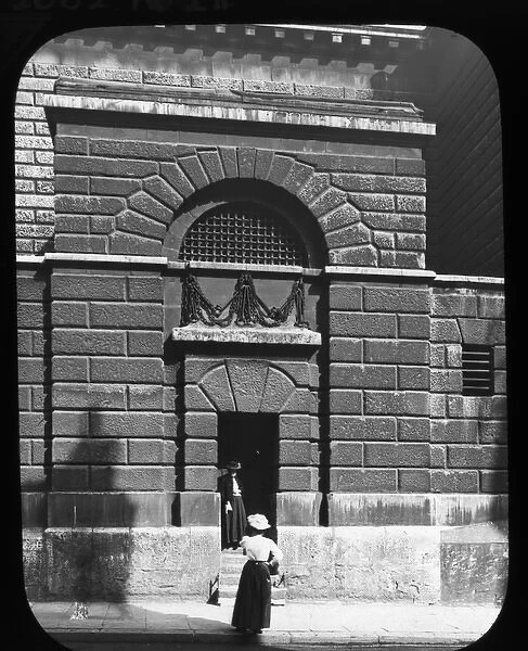 Newgate Prison (entrance)
