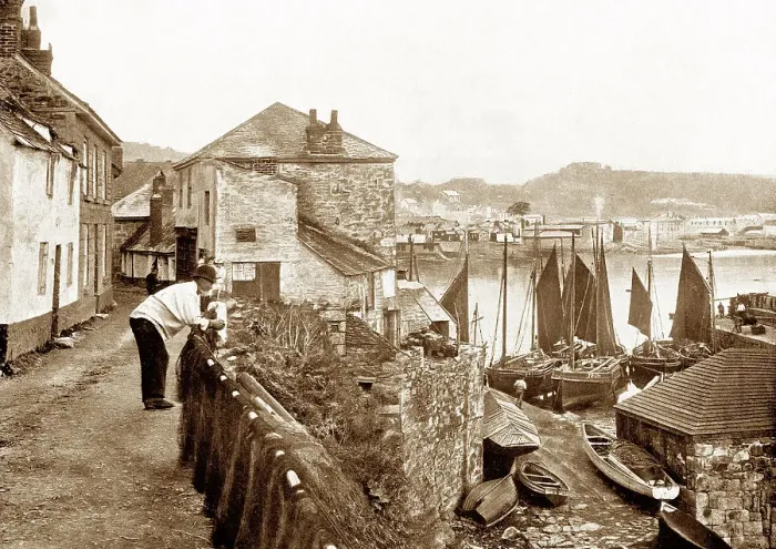Framed Print : Newlyn Harbour early 1900's Framed Print : Newlyn Harbour early 1900's
