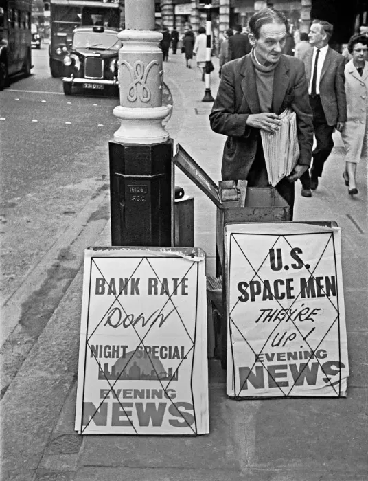 Framed Print : News vendor in Regent Street, London Framed Print : News vendor in Regent Street, London