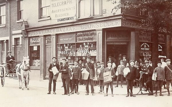 Newsboys outside Portsmouth newsagents 1907