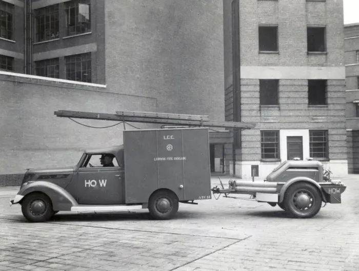 Framed Print : NFS (London Region No 5) Towing Unit, WW2 Framed Print : NFS (London Region No 5) Towing Unit, WW2