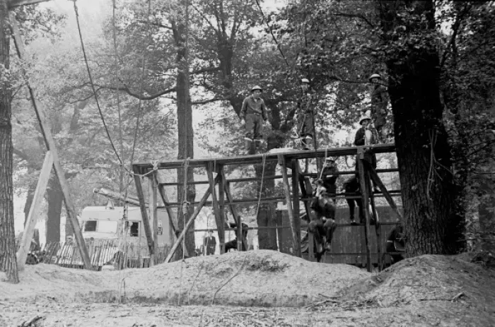 Framed Print : NFS (London Region) assault course training exercises, WW2 Framed Print : NFS (London Region) assault course training exercises, WW2
