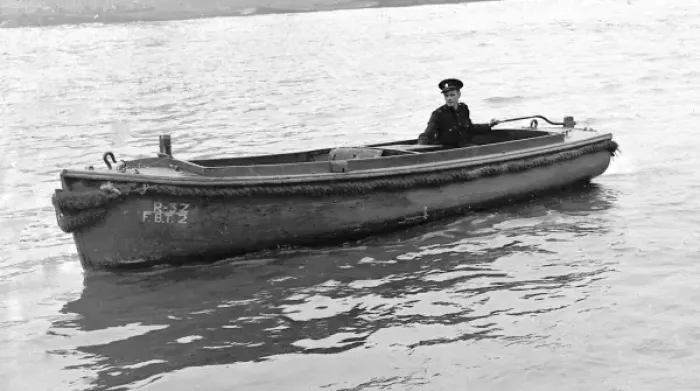Framed Print : NFS (London Region) fireboat tender on the Thames, WW2 Framed Print : NFS (London Region) fireboat tender on the Thames, WW2
