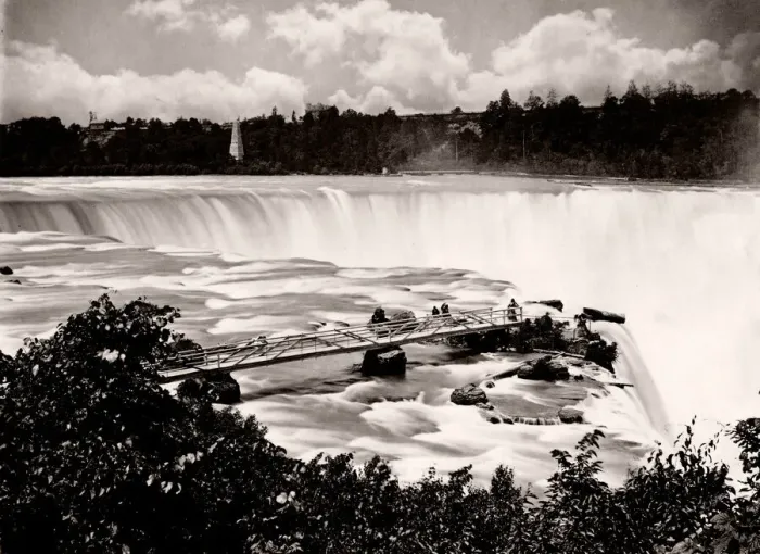 Framed Print : Niagara Falls, Canada USA border, from the American side Framed Print : Niagara Falls, Canada USA border, from the American side