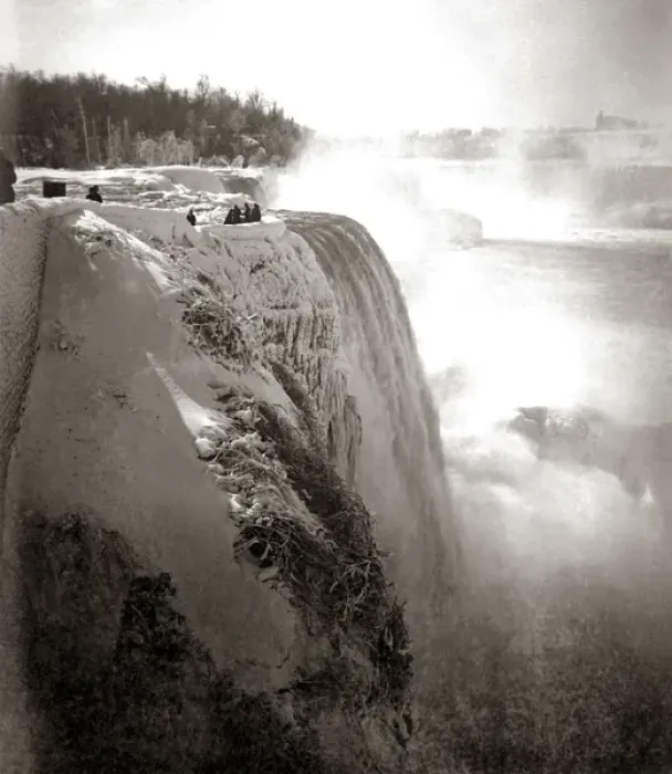 Framed Print : Niagara Falls frozen, circa 1890 Framed Print : Niagara Falls frozen, circa 1890