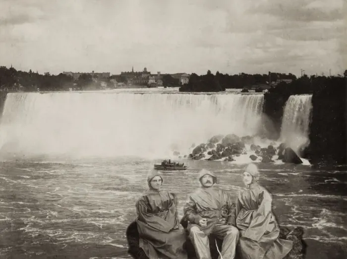 Framed Print : Niagara Falls, studio mock-up Framed Print : Niagara Falls, studio mock-up