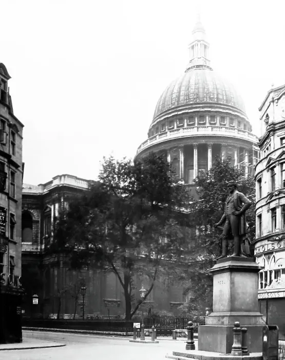 Framed Print : Nicholsons store, Peel statue and St. Paul's Cathedral Framed Print : Nicholsons store, Peel statue and St. Paul's Cathedral
