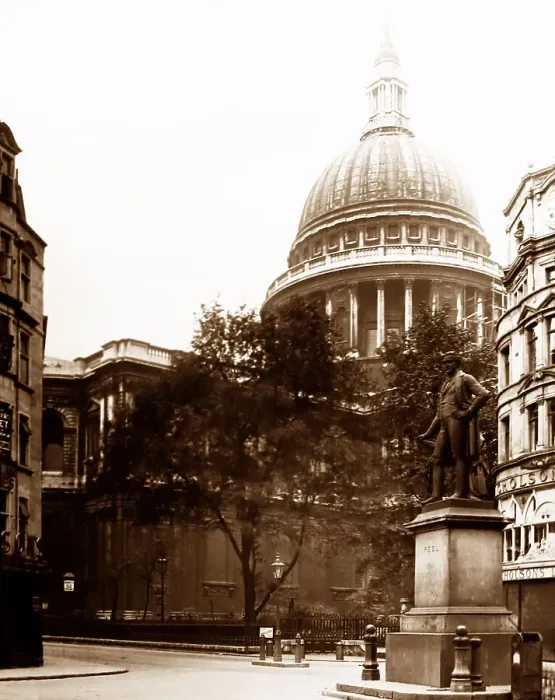 Framed Print : Nicholsons store, Peel statue and St. Paul's Cathedral Framed Print : Nicholsons store, Peel statue and St. Paul's Cathedral