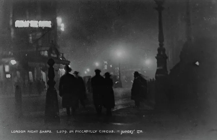 Framed Print : Night Scene in Piccadilly Circus Framed Print : Night Scene in Piccadilly Circus