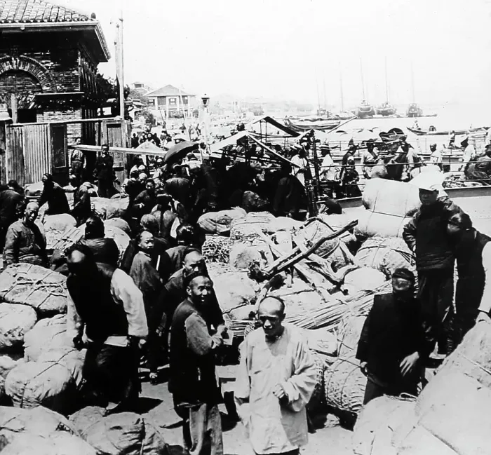 Framed Print : Ningbo Docks, China, early 1900s Framed Print : Ningbo Docks, China, early 1900s