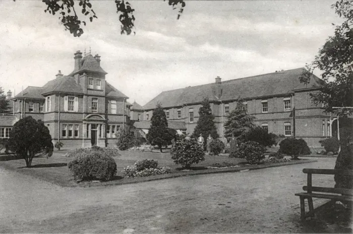 Framed Print : No. 1 War Hospital, Reading, Berkshire Framed Print : No. 1 War Hospital, Reading, Berkshire