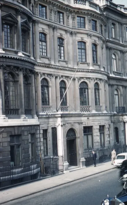 Framed Print : No. 4 Hamilton Place - new fifth floor c. 1960 Framed Print : No. 4 Hamilton Place - new fifth floor c. 1960