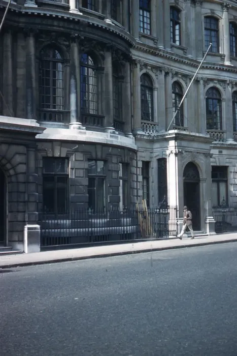 Framed Print : No. 4 Hamilton Place - new fifth floor c. 1960 Framed Print : No. 4 Hamilton Place - new fifth floor c. 1960